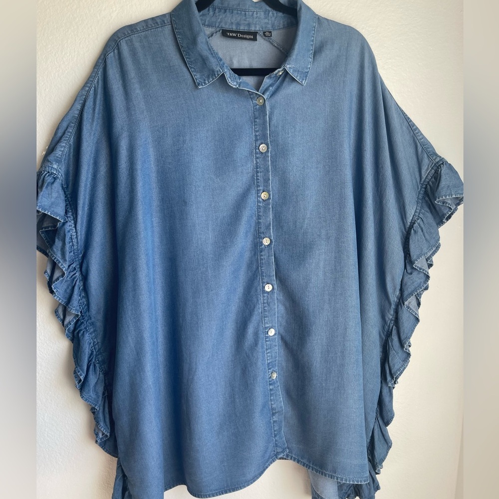T&W Designs Blue‎ Chambray Ruffle-Sleeve Button-Down Shirt